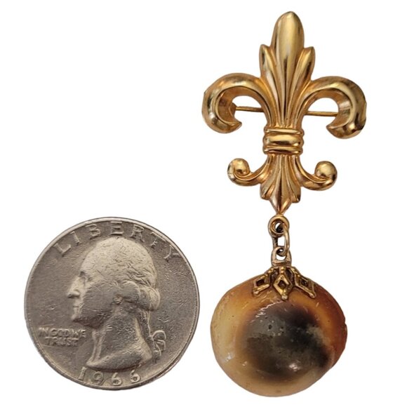 Gold Tone Fleur De Lis Bar With Operculum Eye Shell Dangle Brooch Pin E816 - Picture 6 of 7